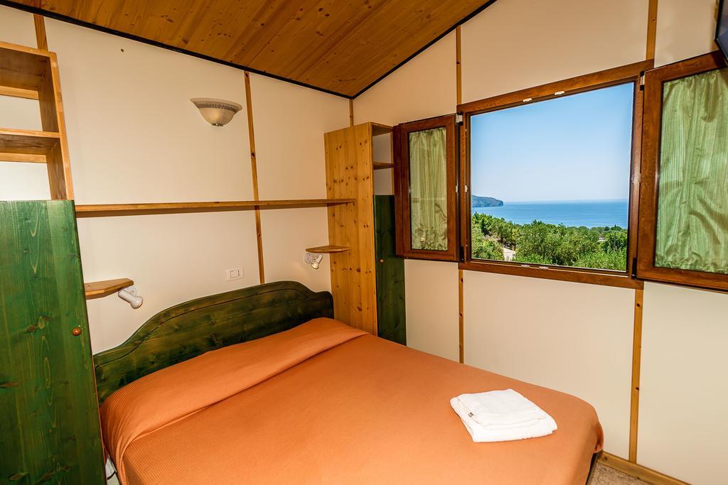 Double Room with Patio,328724656:JPEG